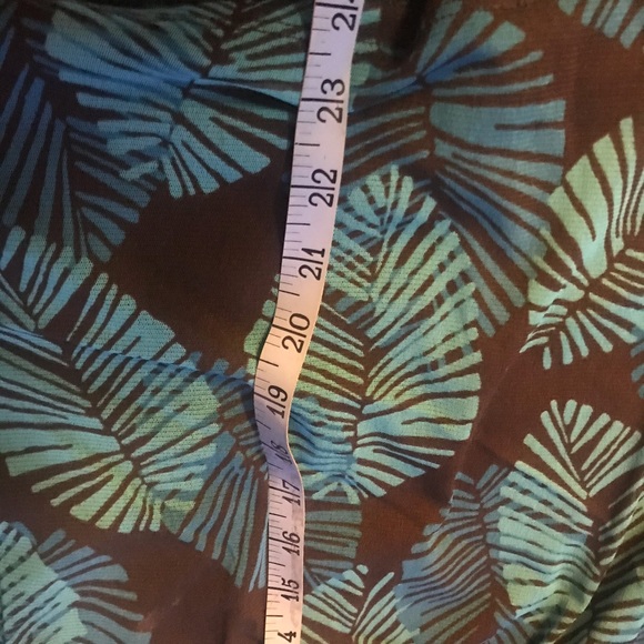 Top. - Picture 3 of 3